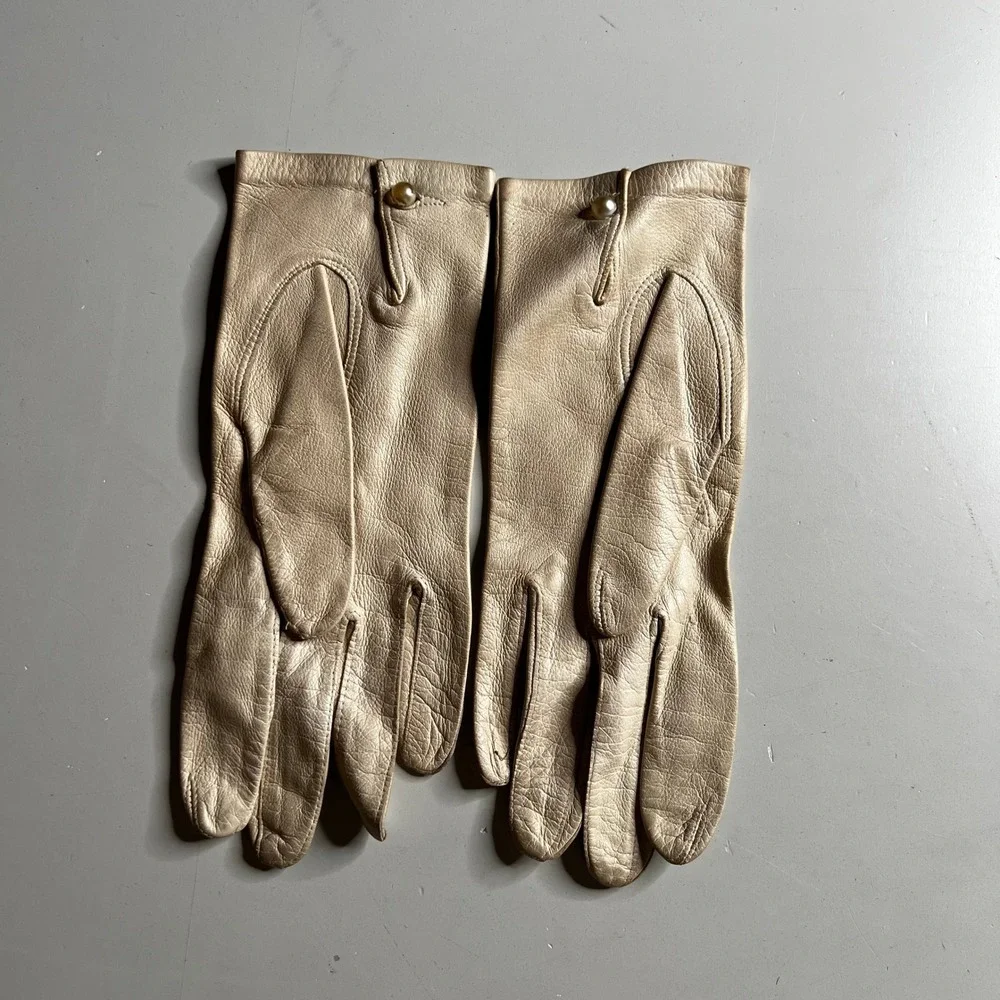 Vintage Cream Leather Dress Gloves Pearl Button 1950s Mid Century Bridal Ivory